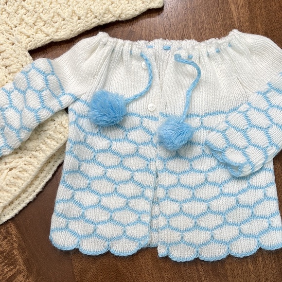 Handmade baby Vintage sweaters cream & white & blue, both button ups - Picture 3 of 8